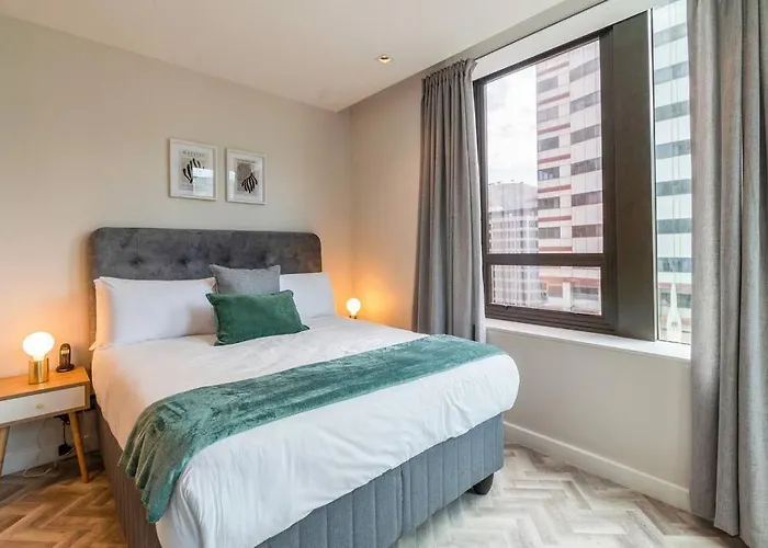 Luxurious One Bed Apartment